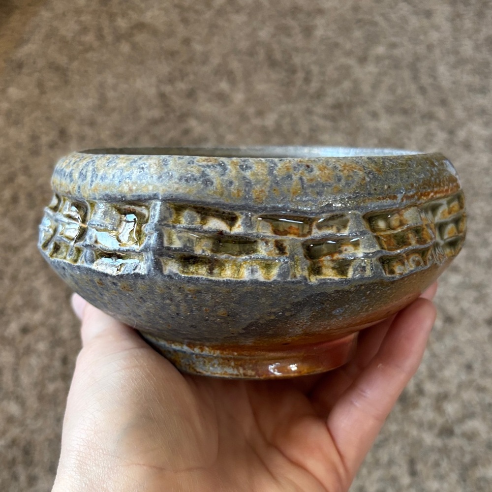 JT pottery Ceramic Bowl with Earthy Tones - Picture 3 of 7